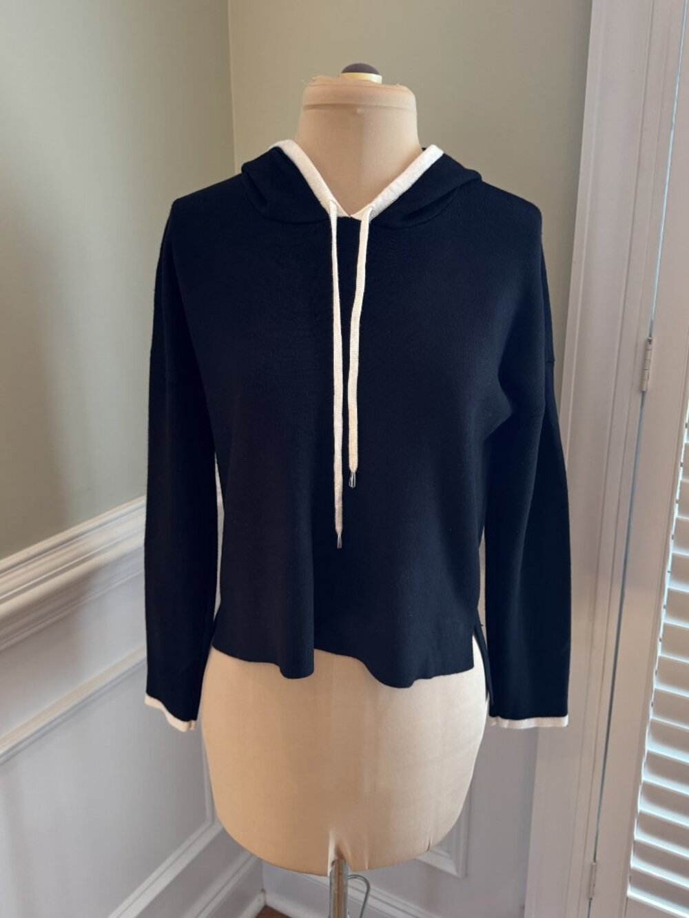 Cyrus Black Stylish Sweatshirt Sweater - Size S